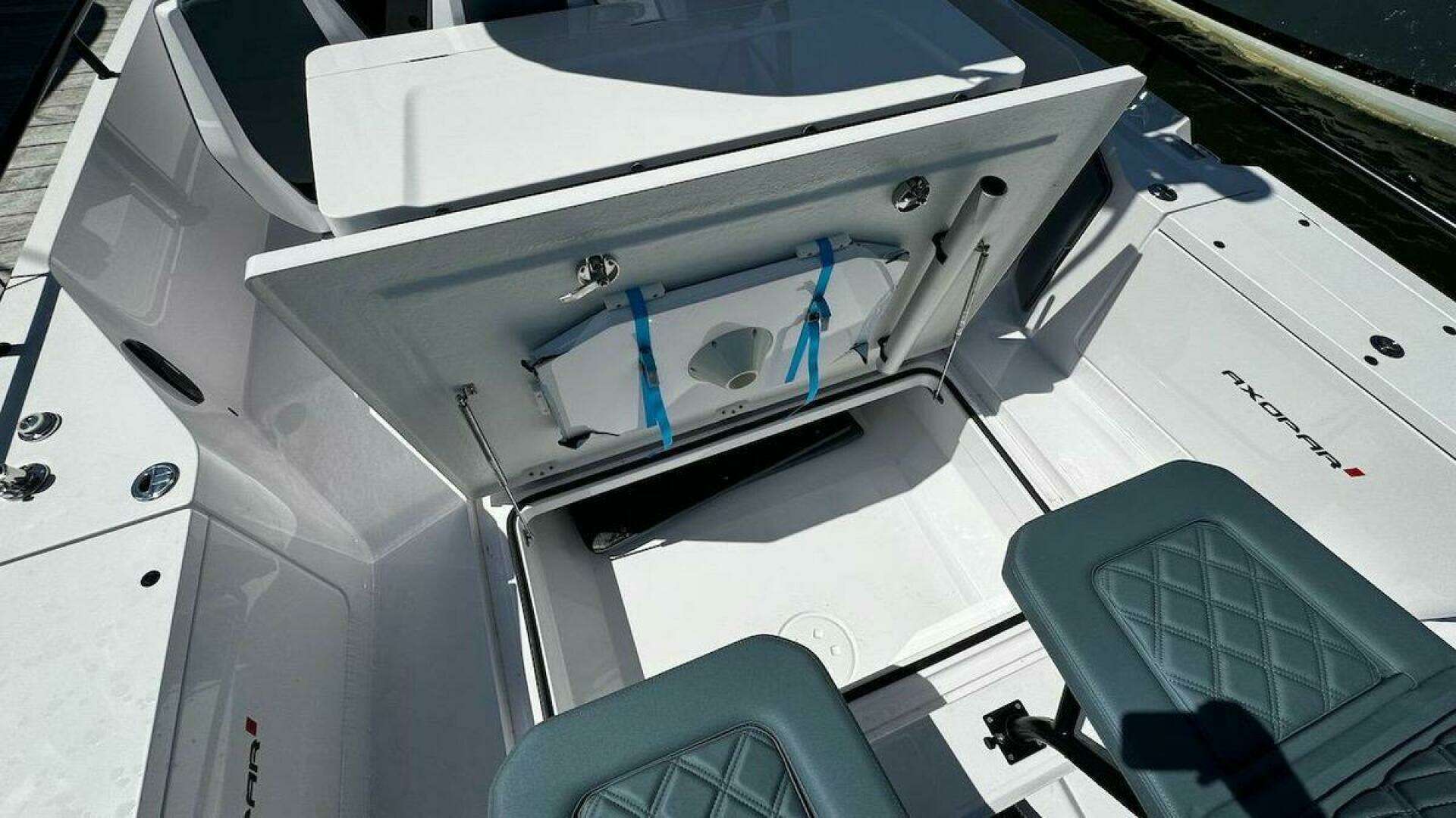 2022 Axopar 28 T-Top - Image 20
