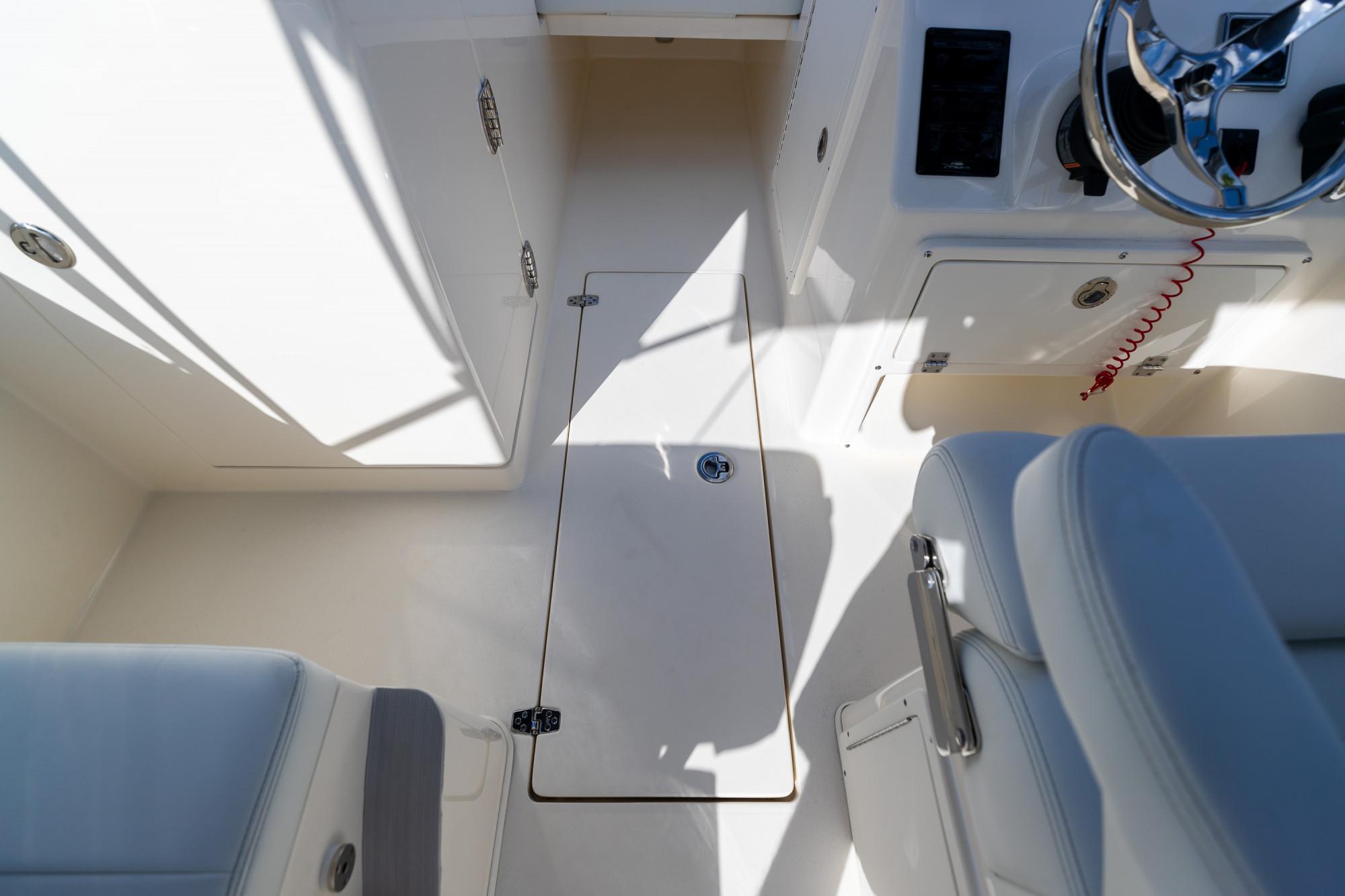 2024 Cobia 220 Dual Console - 38