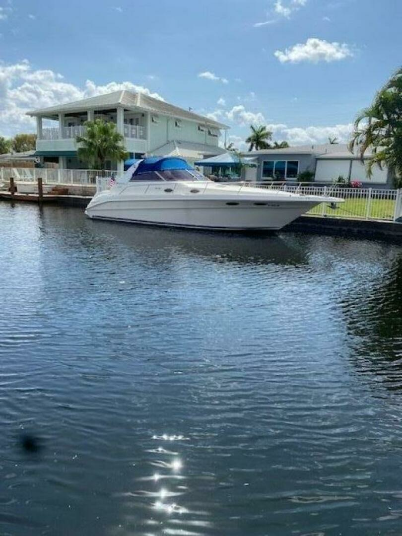 1997 Sea Ray 330 Sundancer - Image 2
