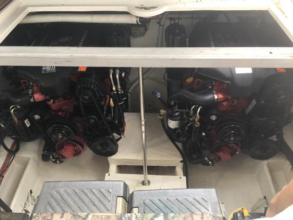 2004 Cruisers Yachts 3372 Express - 62