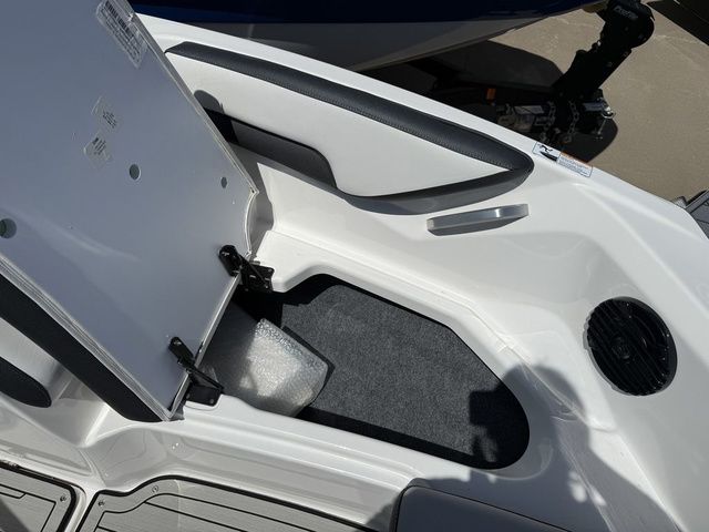 2026 Yamaha Boats 195S - 31