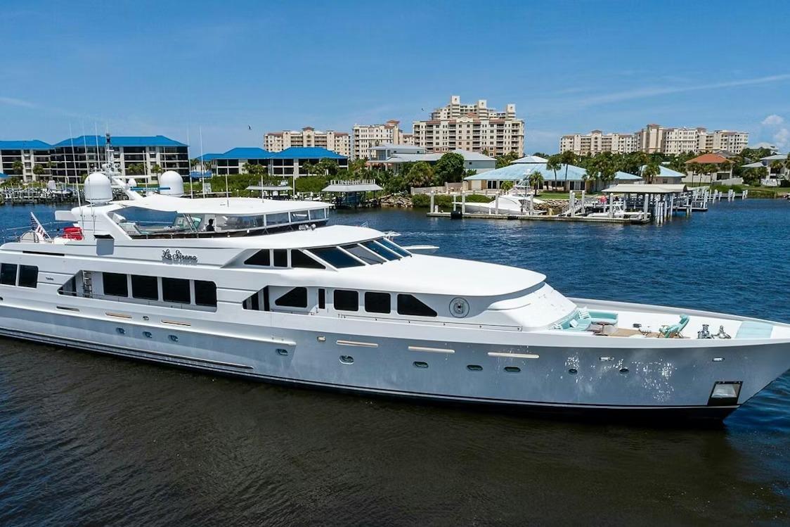 2000 Christensen Raised Pilothouse