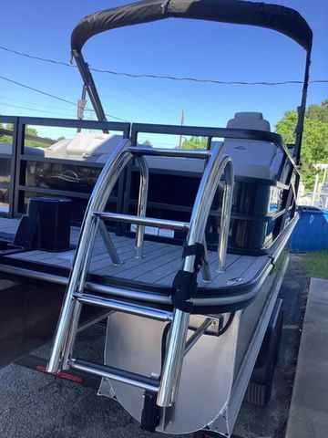 2026 SunCatcher Fusion 324SS - 16