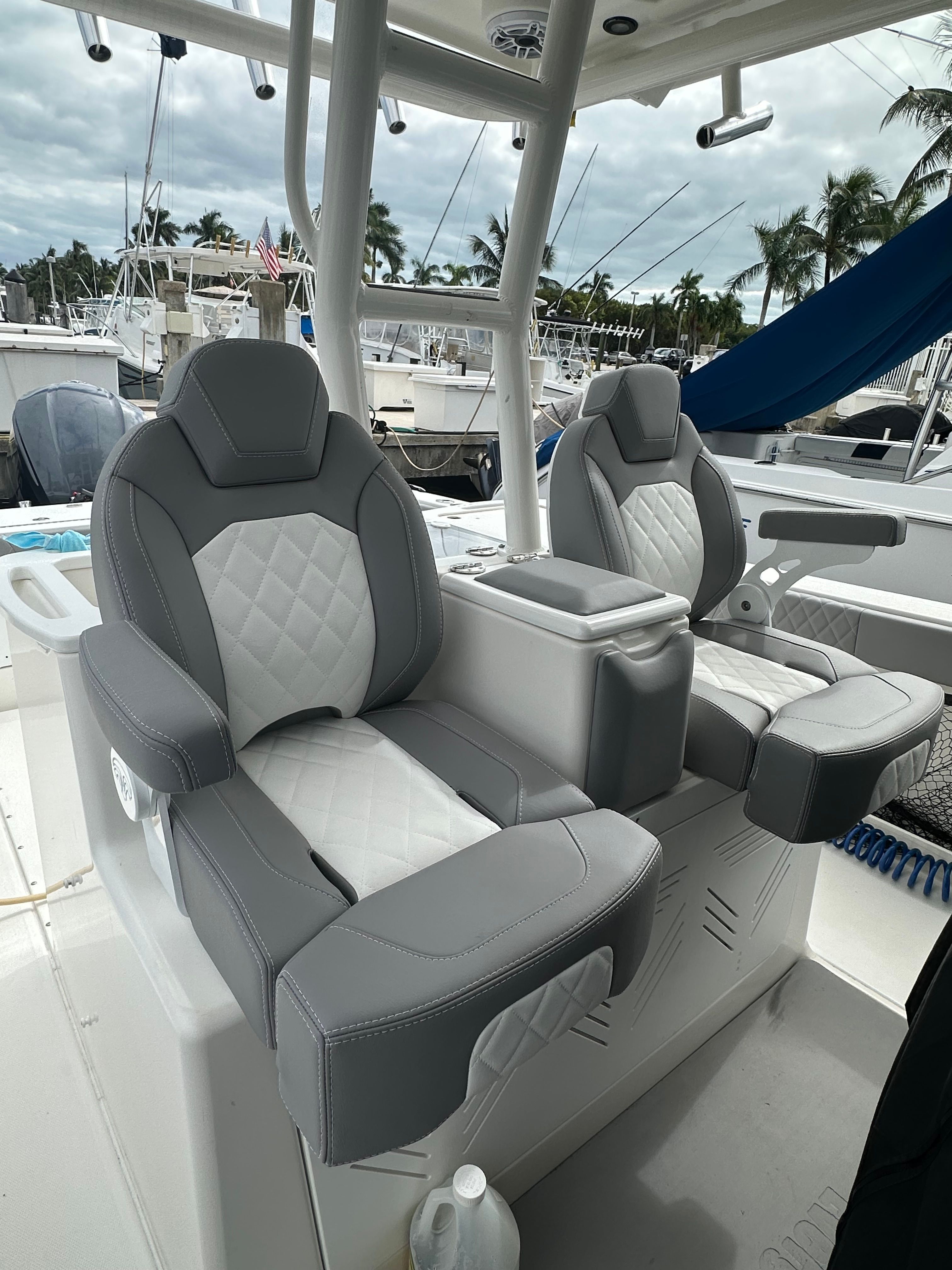2009 Everglades 365 Center Console - 96