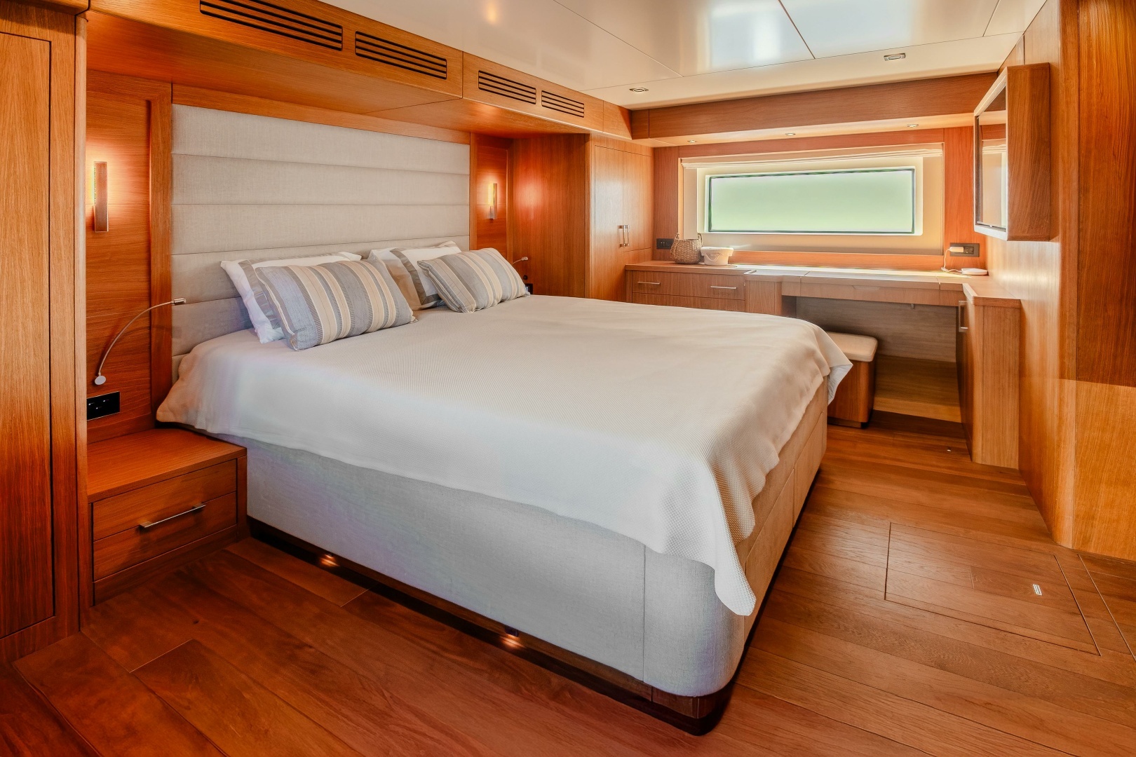 2023 Sirena Yachts — - Image 24