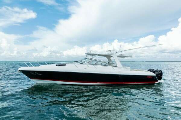 2018 Intrepid 430 Sport Yacht