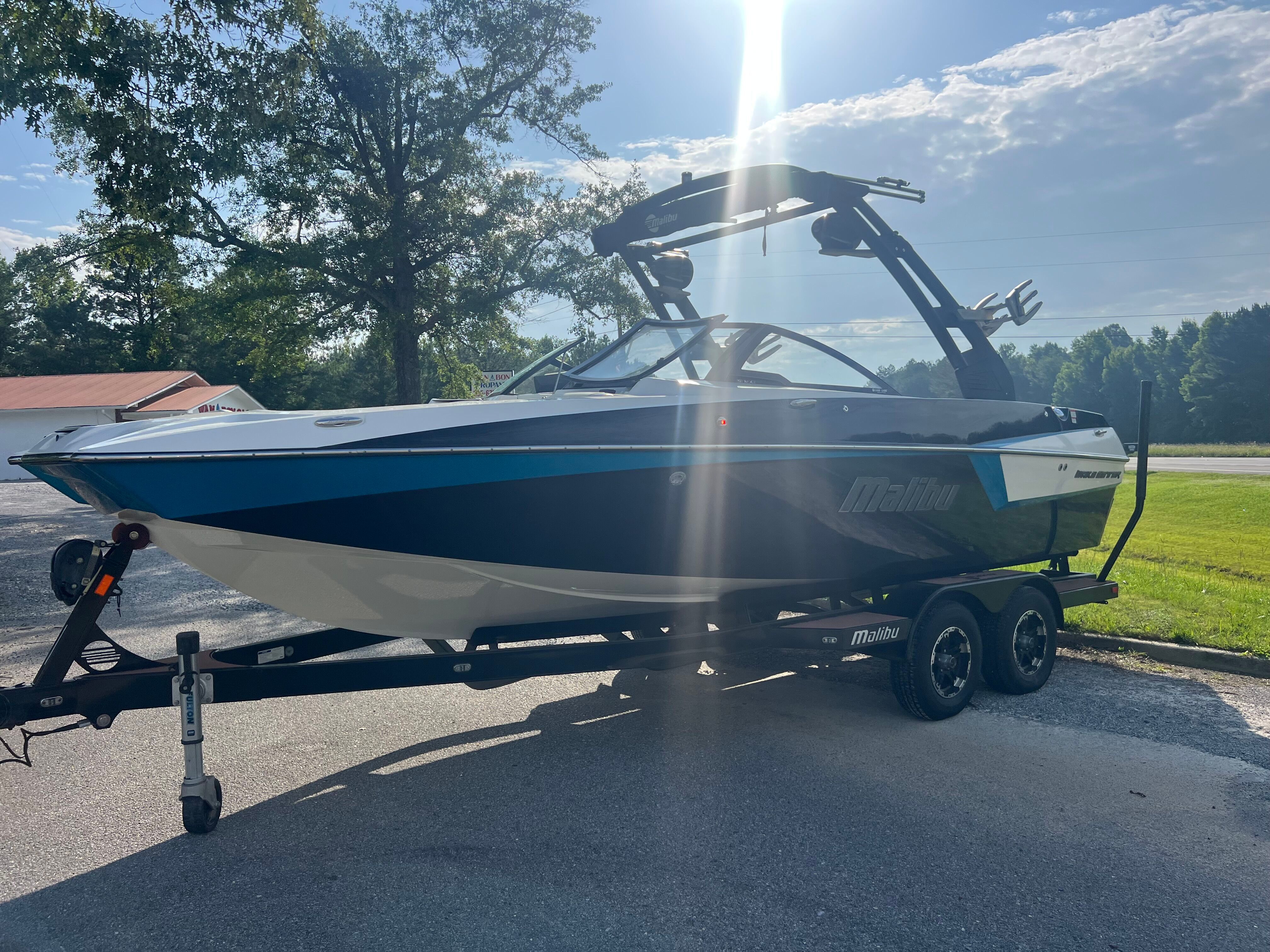 2018 Malibu Wakesetter 22 MXZ