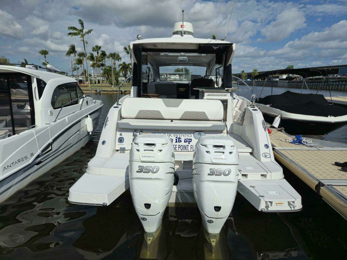 2020 Four Winns V355 Coupe OB - Image 4