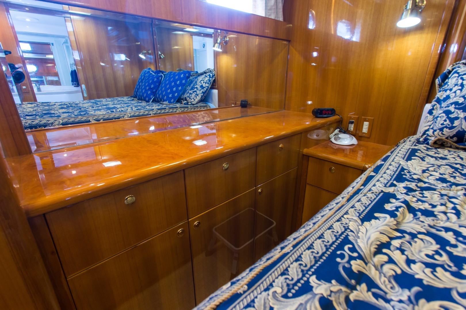 2003 Jefferson 57 Pilothouse - Image 68