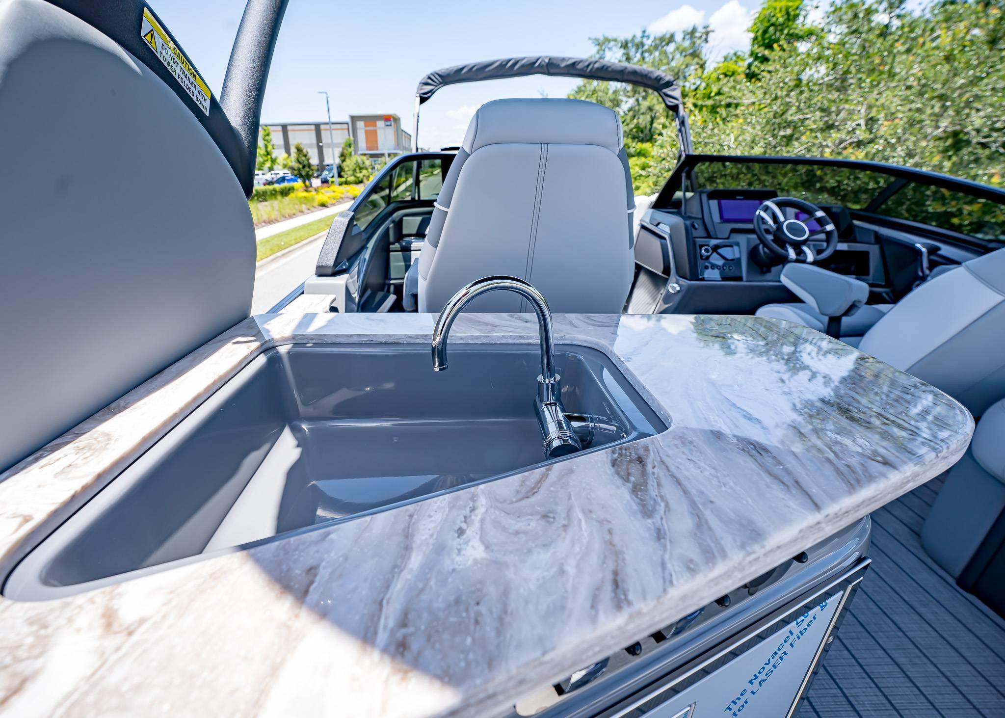 2025 Tahoe Pontoon Grand Tahoe LTD Elite Windshield - 14