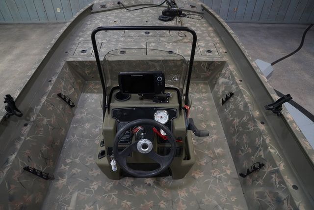 2023 Tracker Grizzly 2072 CC - 21