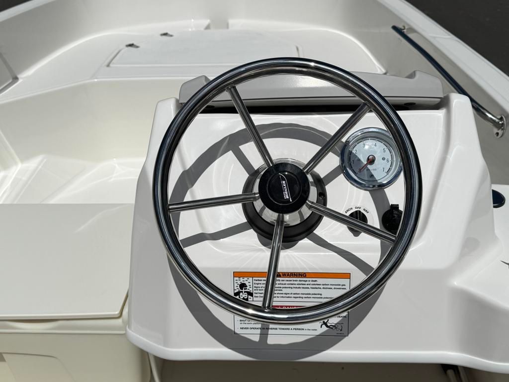 2026 Boston Whaler 160 Super Sport - 12