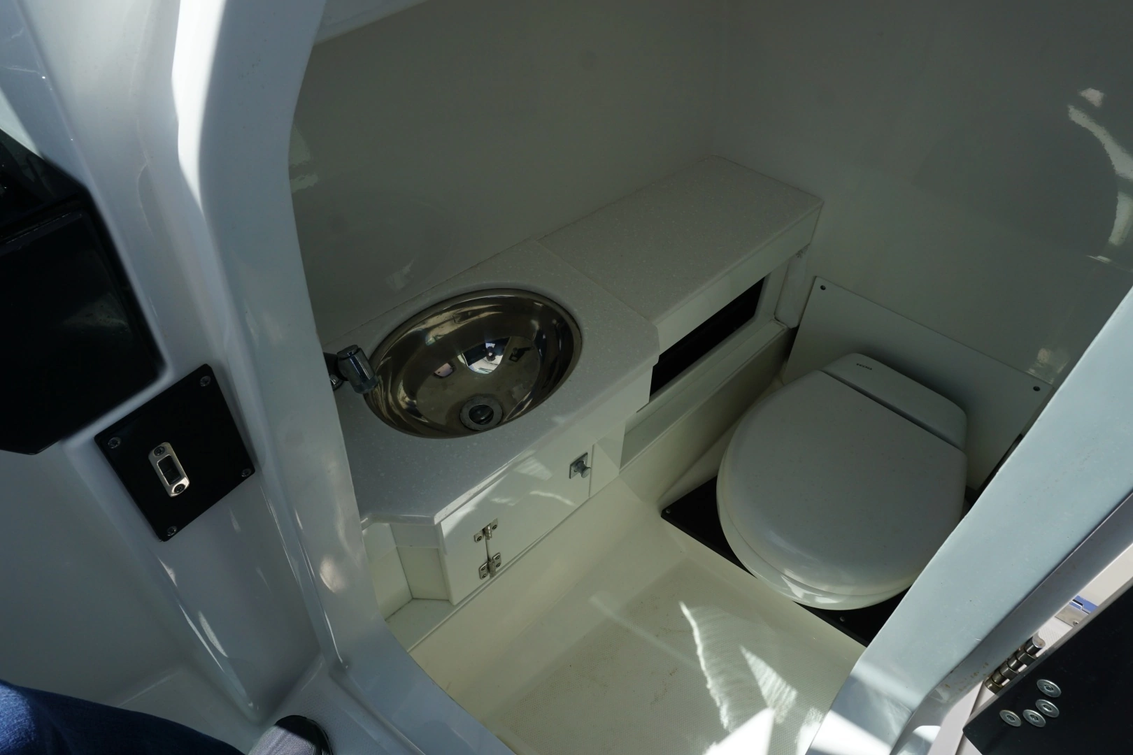 2023 Blackfin 272 DC - Image 14
