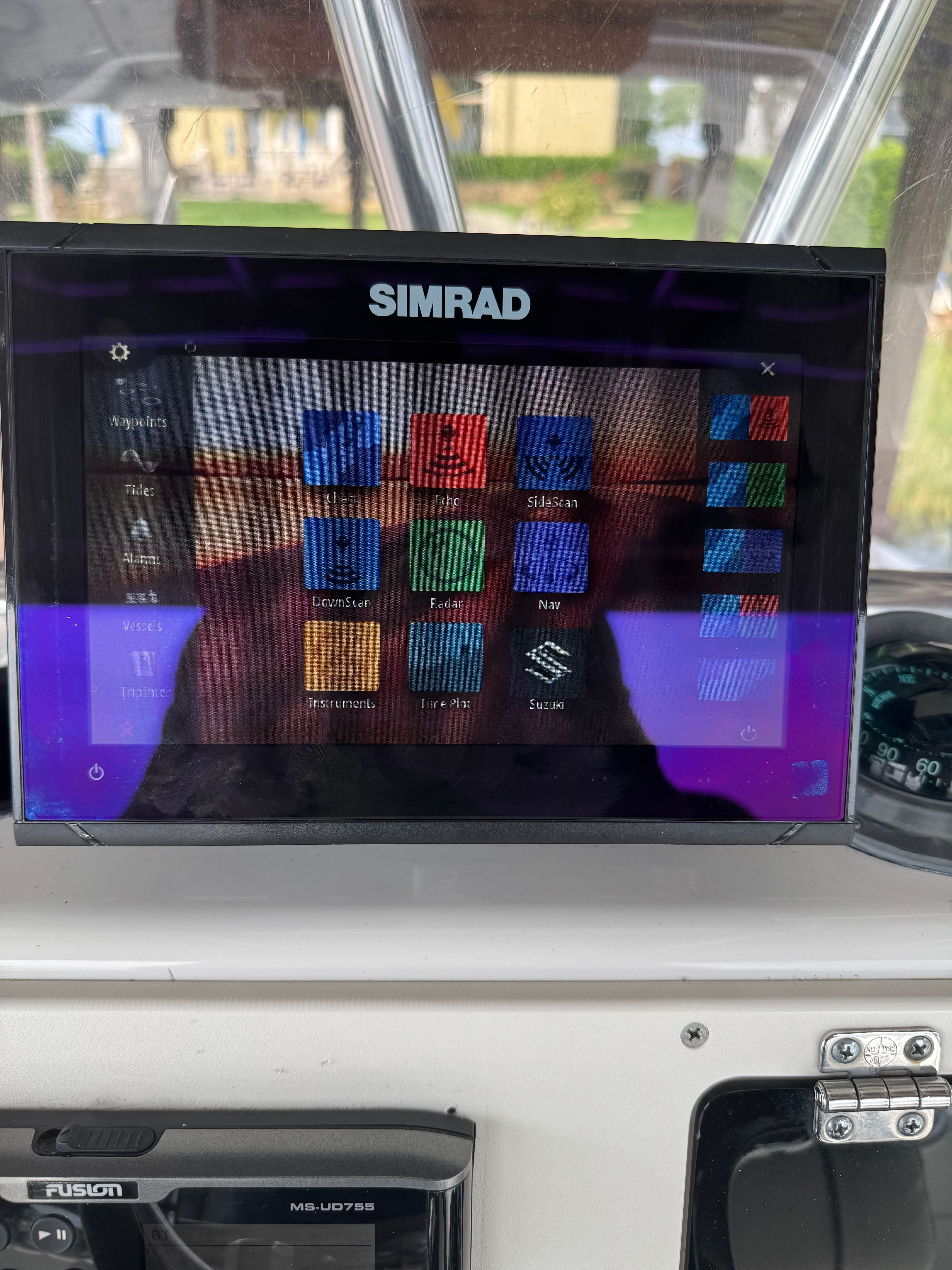 Simrad navigation system on a 2004 ShearWater LTZ boat.