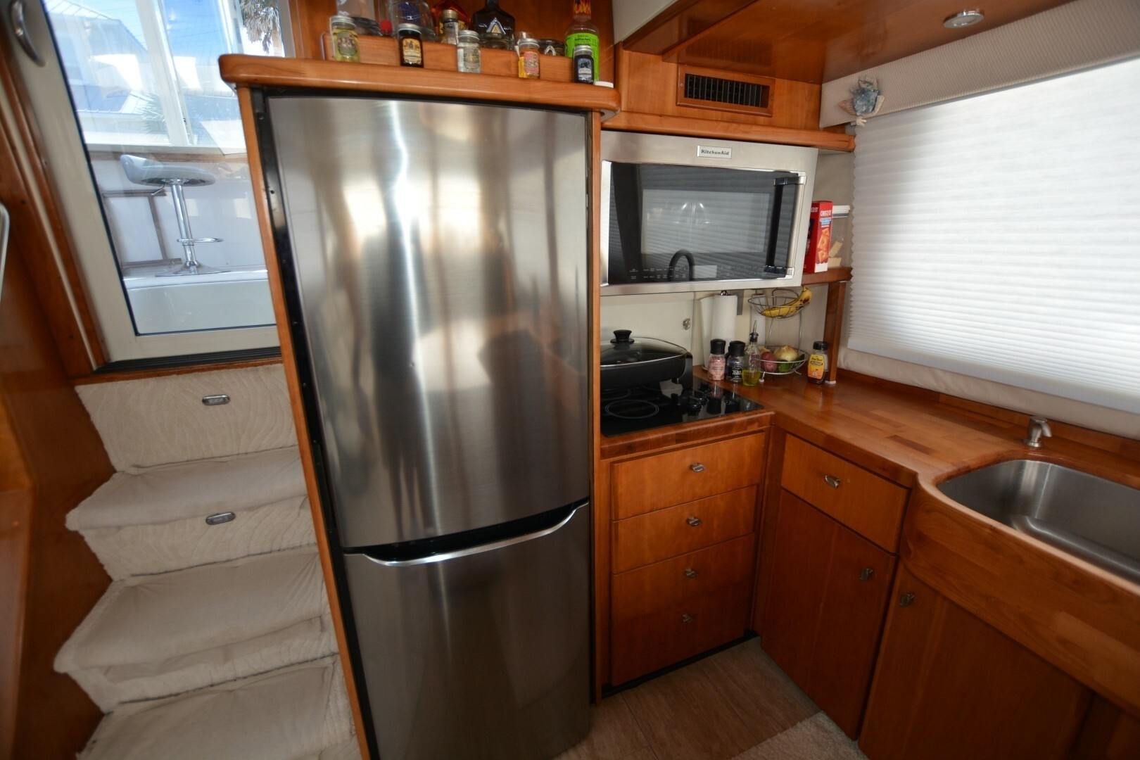 2000 Carver 504 Cockpit Motoryacht - Image 15