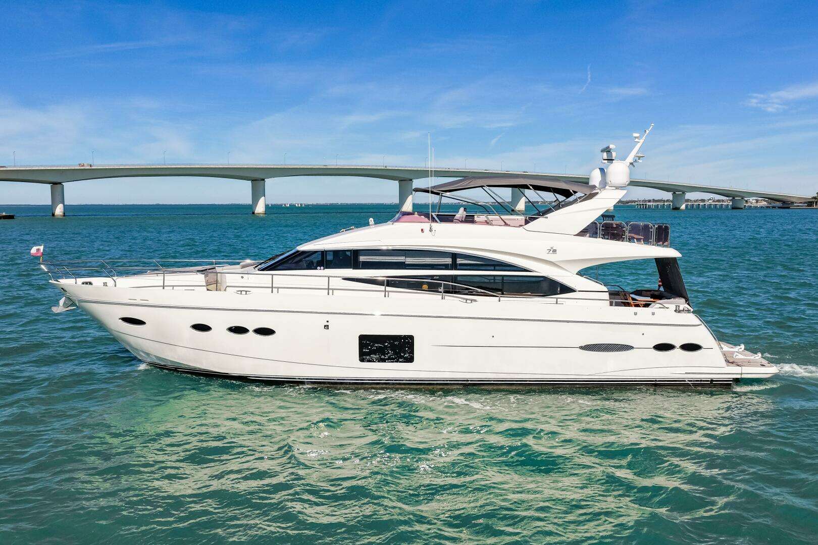 2014 Princess Y72 - Image 25