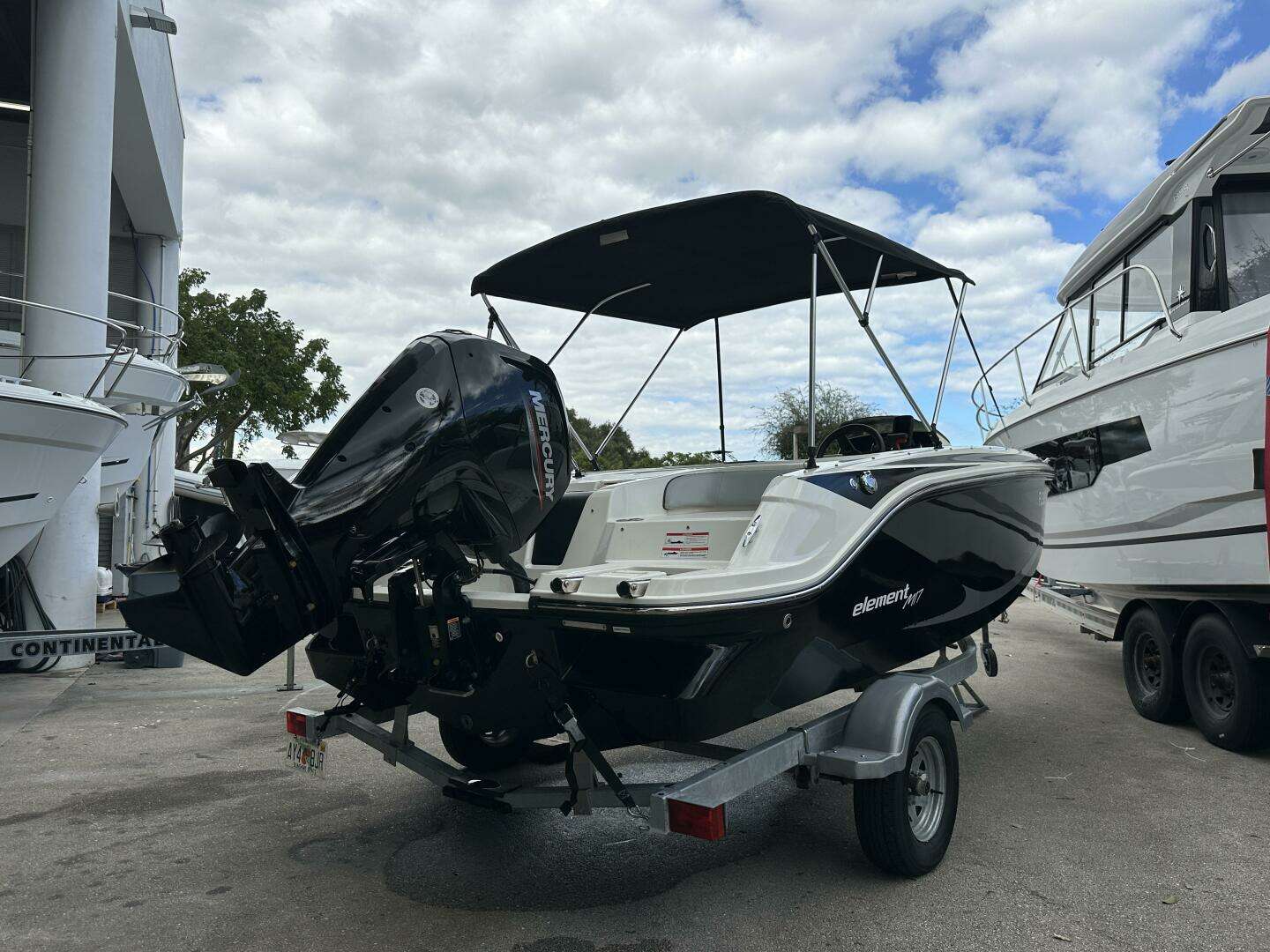 2023 Bayliner M17 - Image 2
