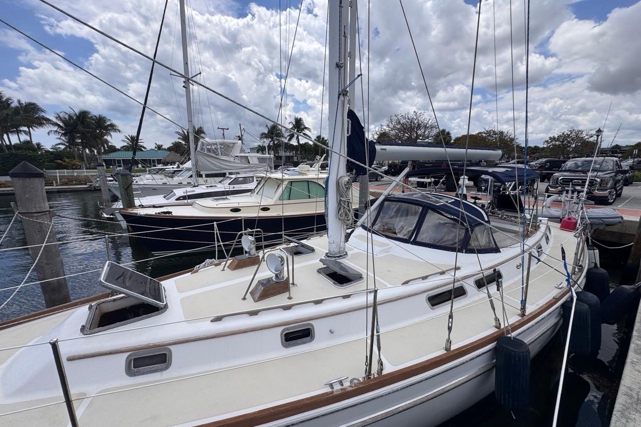 1981 Gulfstar 44