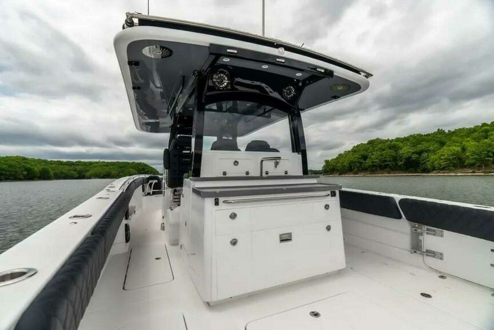 2024 HCB 42 Lujo - Image 13