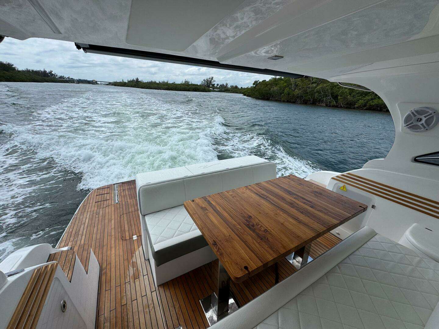 2025 Real 40 HT Luxury - Image 35