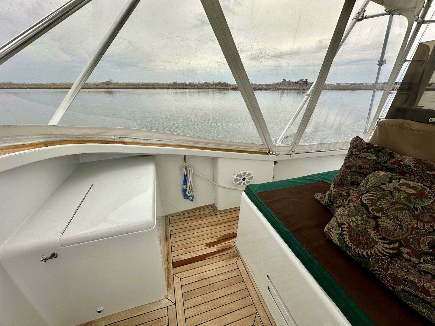 1987 Palm Beach 30 Express - Image 12