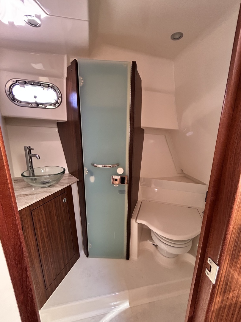2018 Pursuit OS 355 Offshore - Image 9