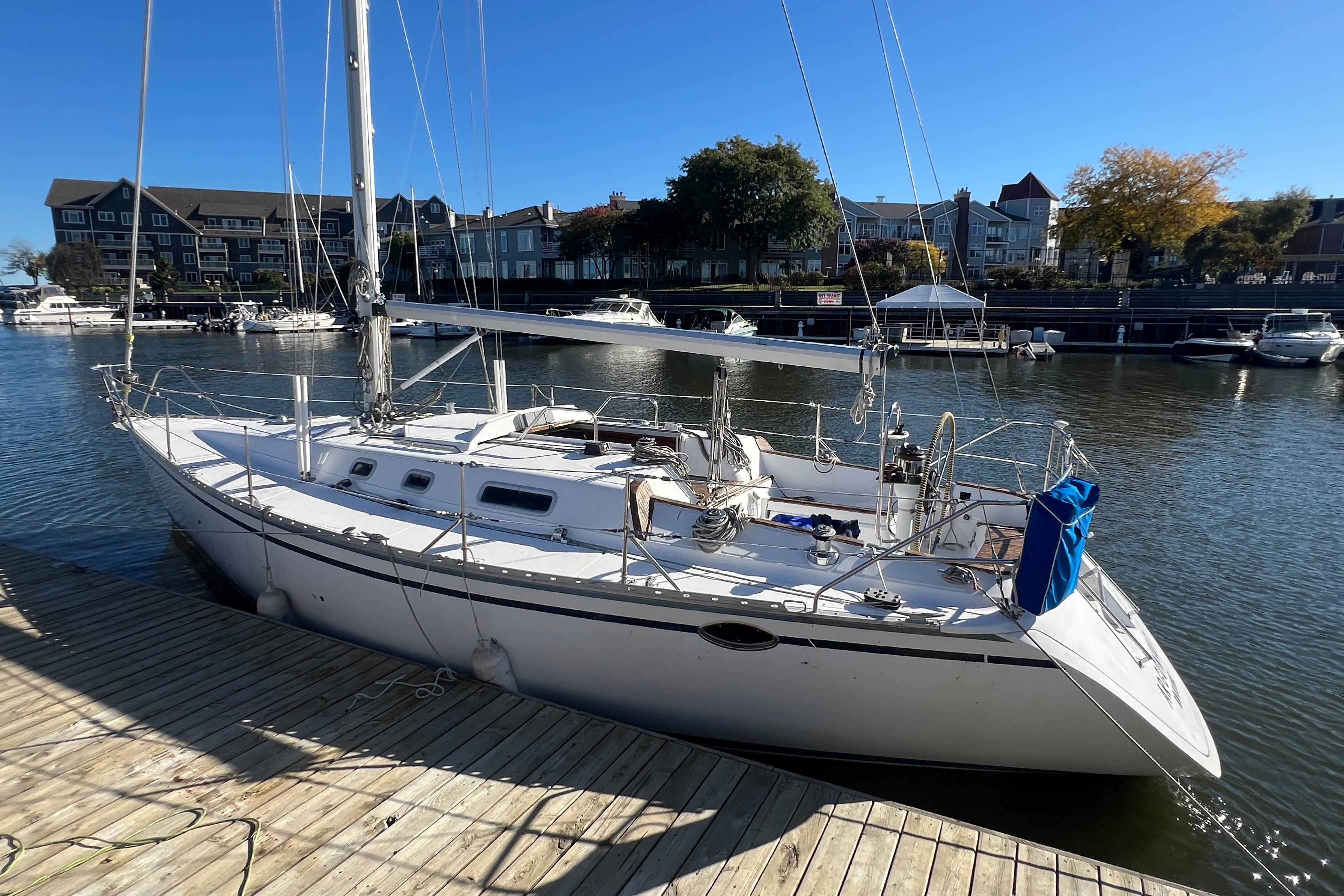 1987 Hunter Legend 37