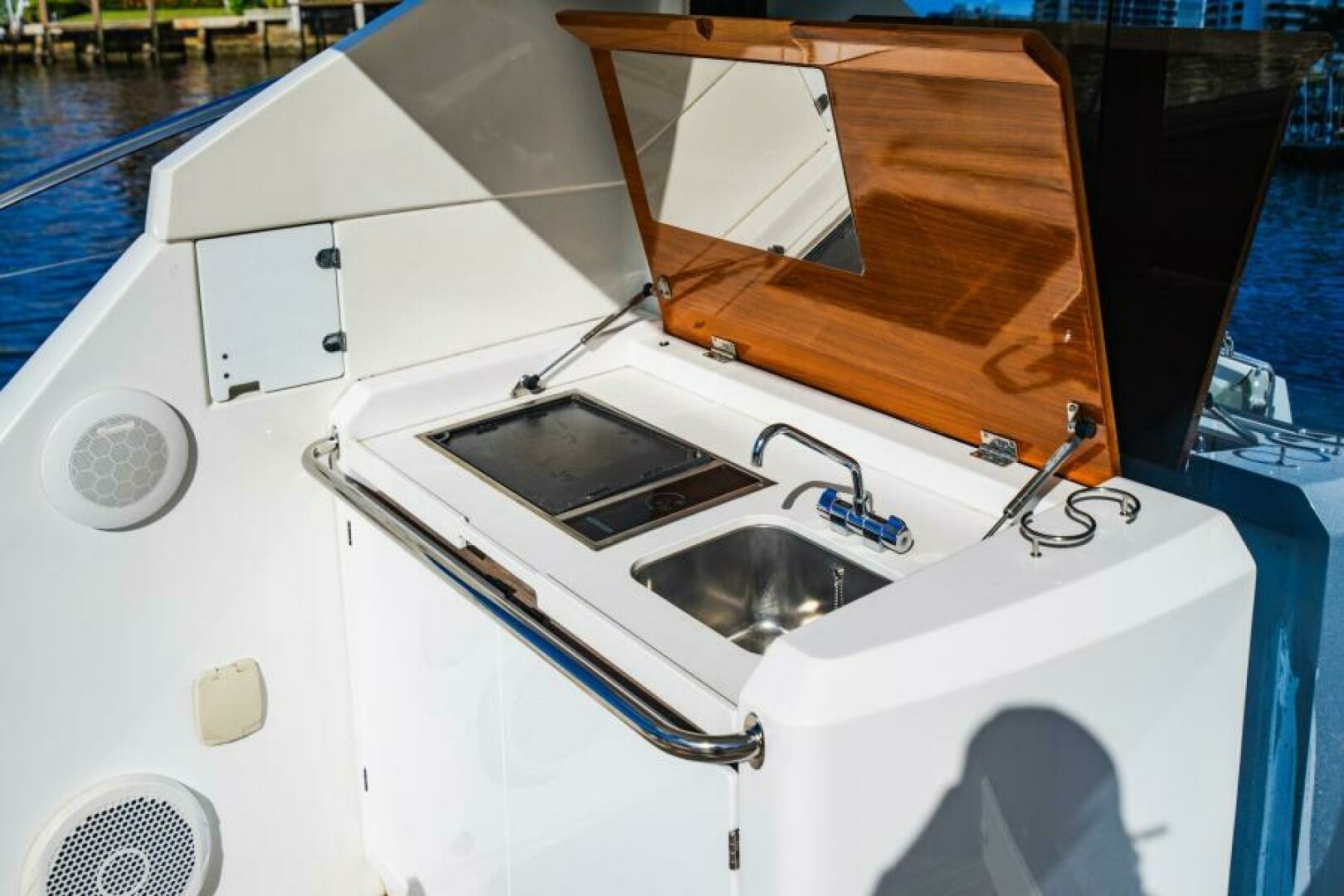 2016 Beneteau Gran Turismo 49 - Image 27
