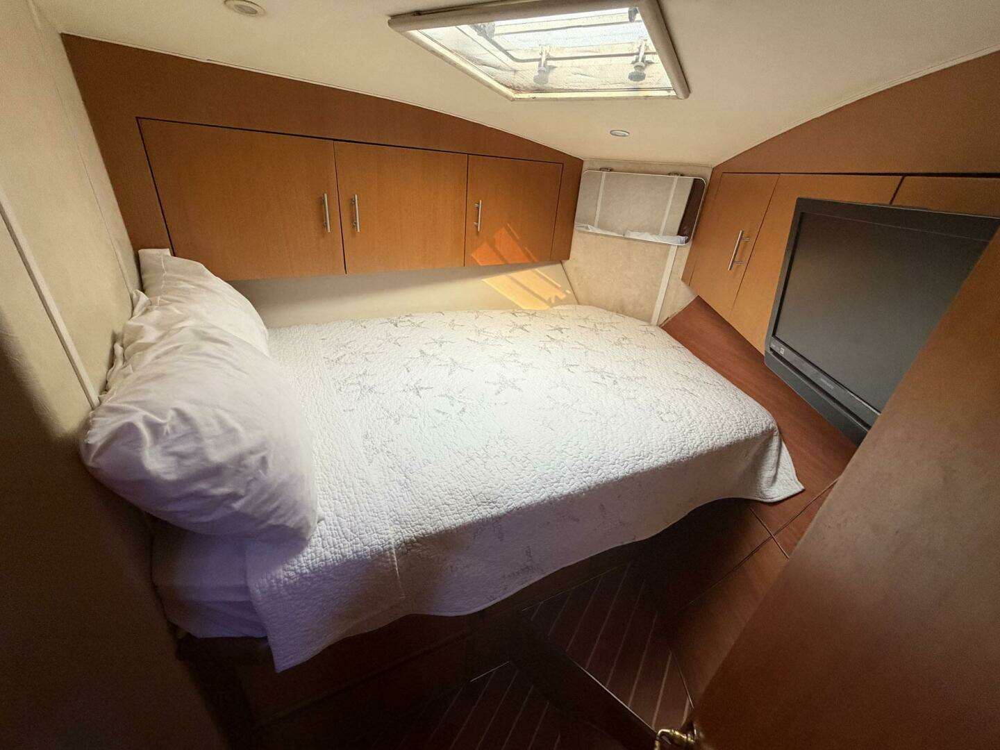 2001 Ocean Yachts 40 Express Bridge - Image 22