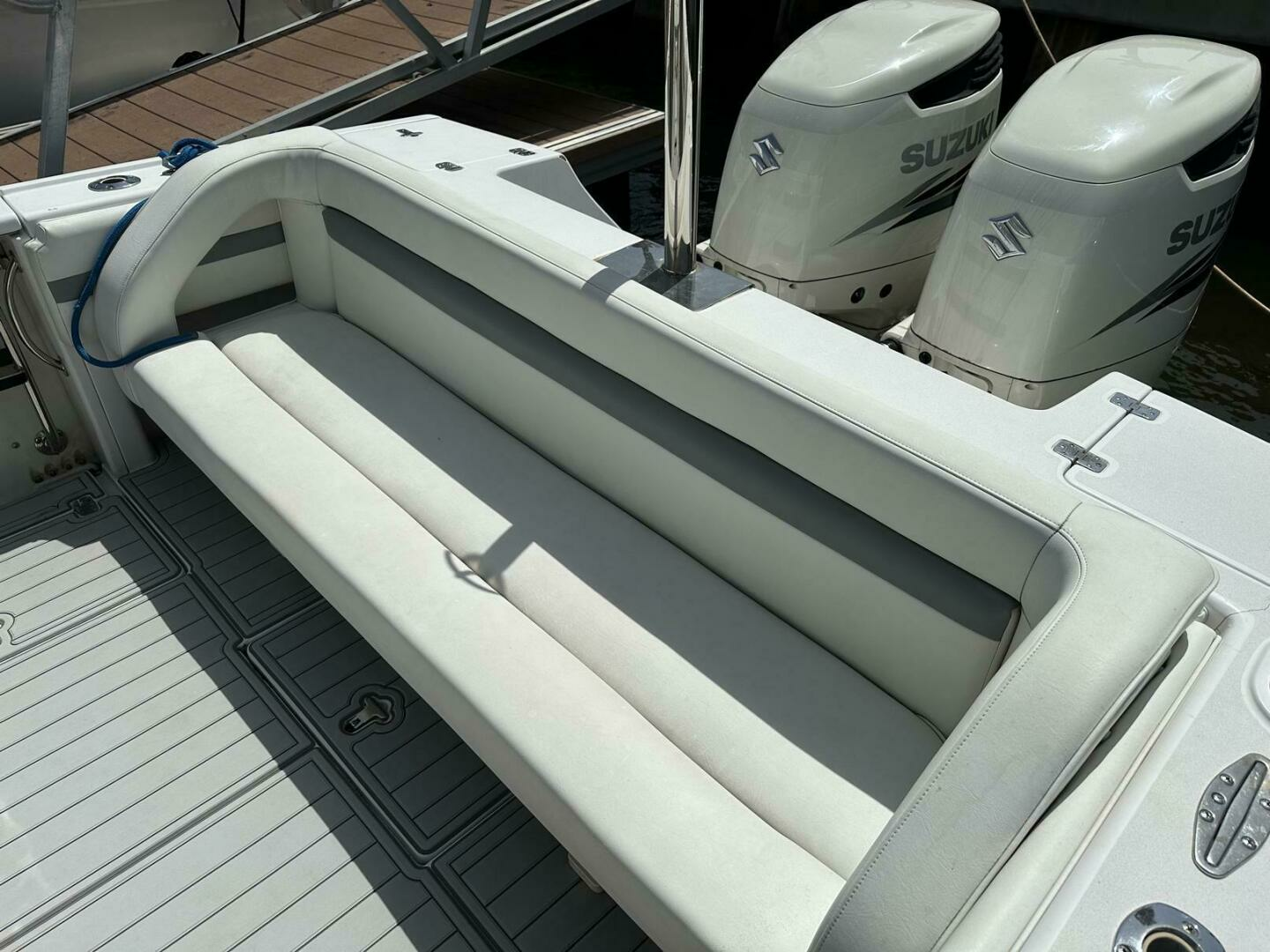 2003 Intrepid 32 - Image 33