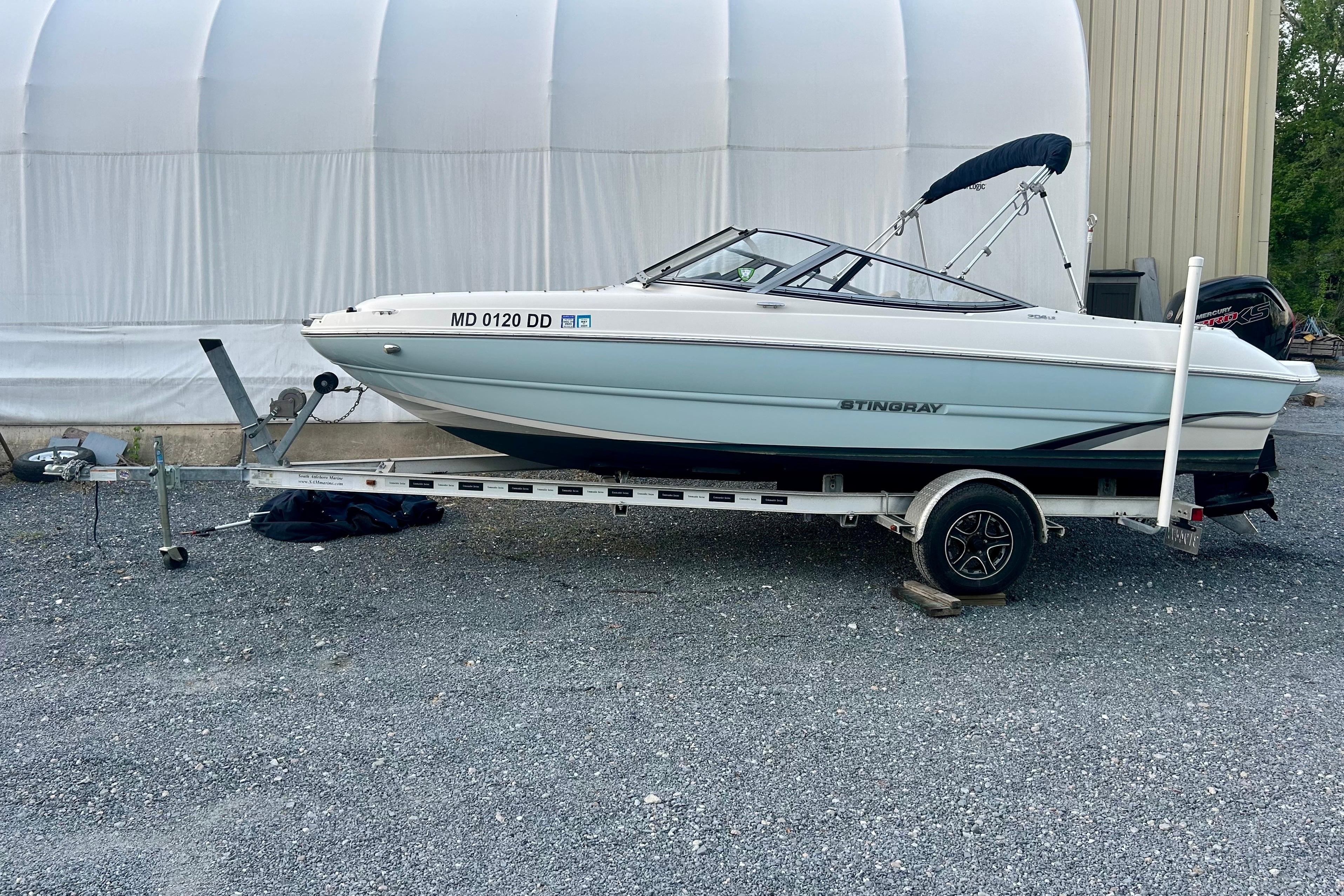 2017 Stingray 204 LR