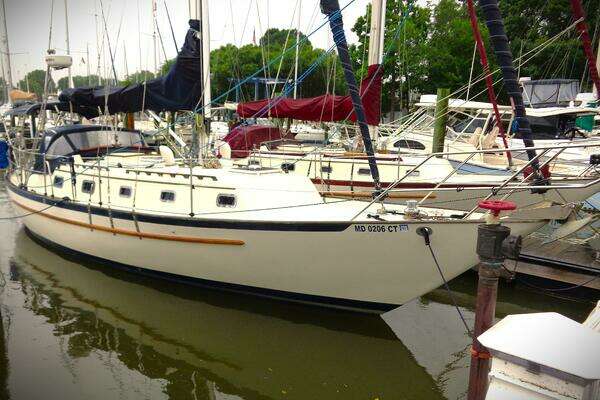 1995 Pacific Seacraft 37