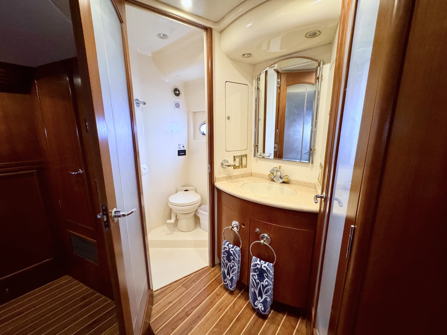 1998 Carver Voyager 530 - Image 14