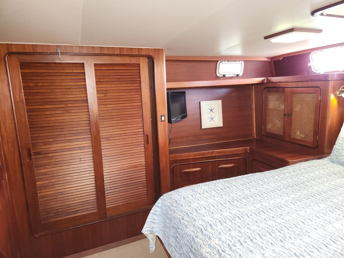 1980 Gulfstar 44 Motor Cruiser - Image 6