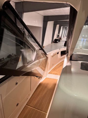 2022 Sea Ray Sundancer 370 - 16