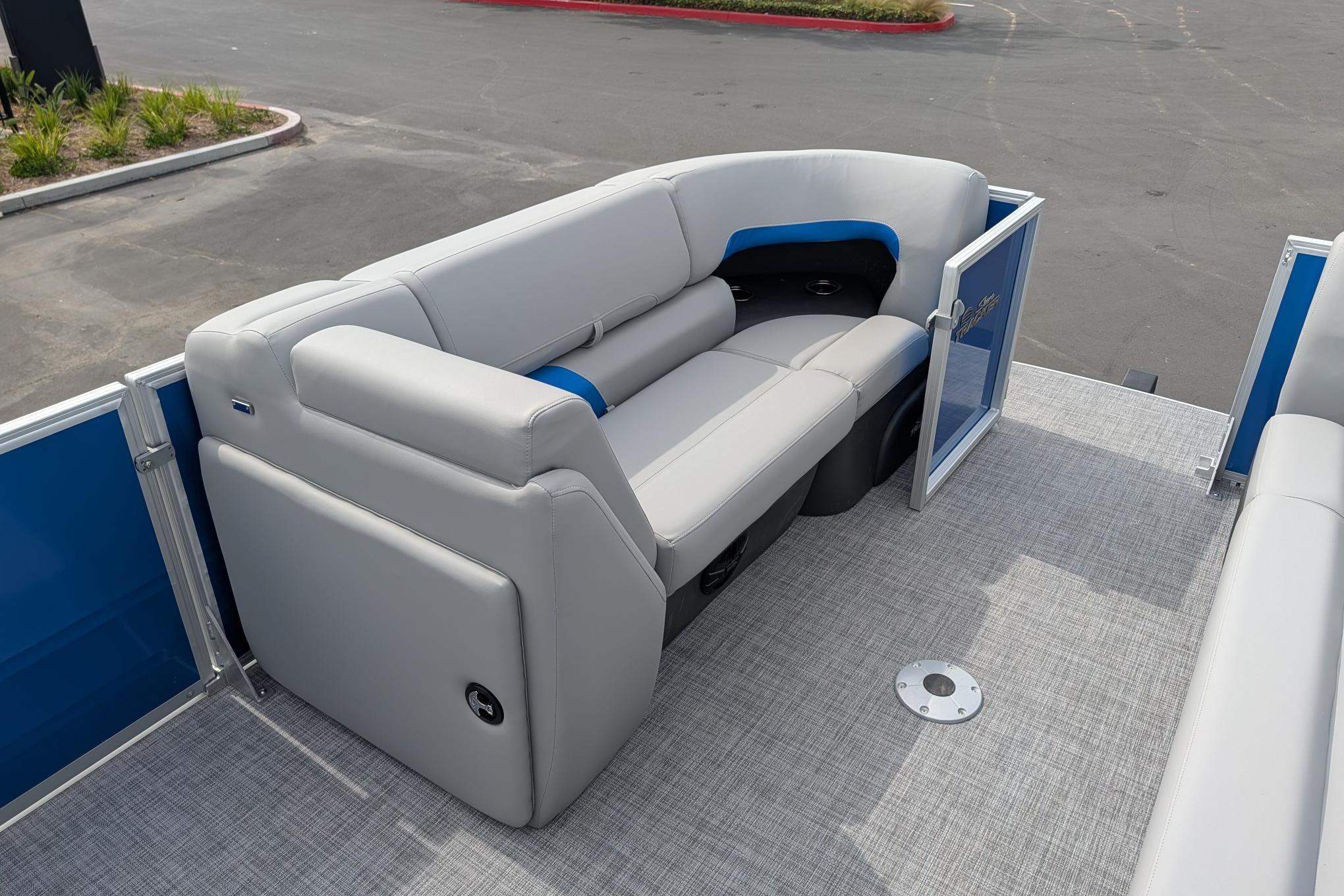 2026 Sun Tracker Party Barge 22 DLX with spacious seating and modern design.