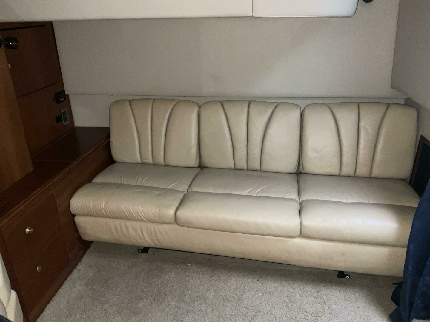 2002 Cruisers 35 Express - Image 18