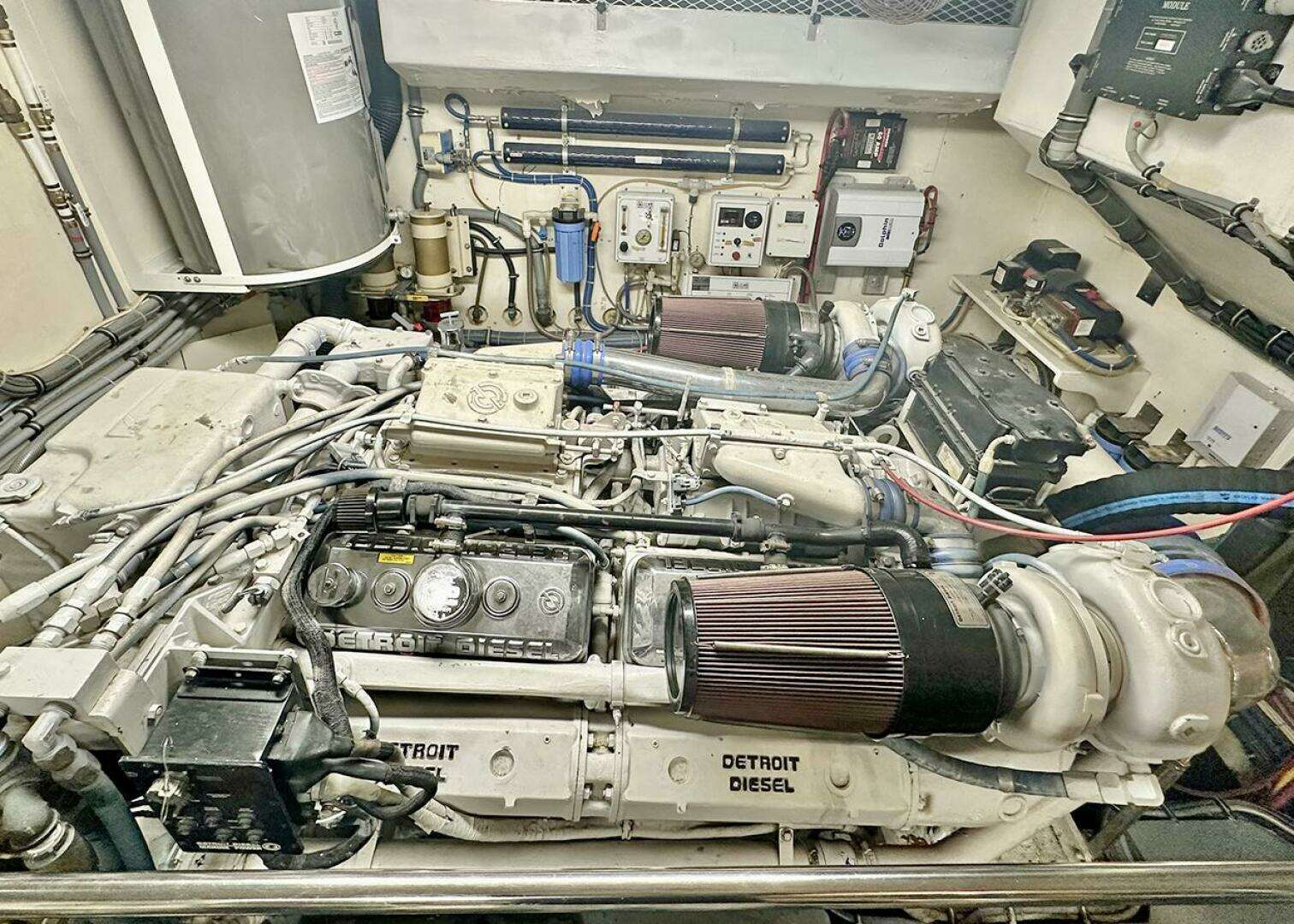1994 Hatteras Cockpit Motoryacht - Image 11
