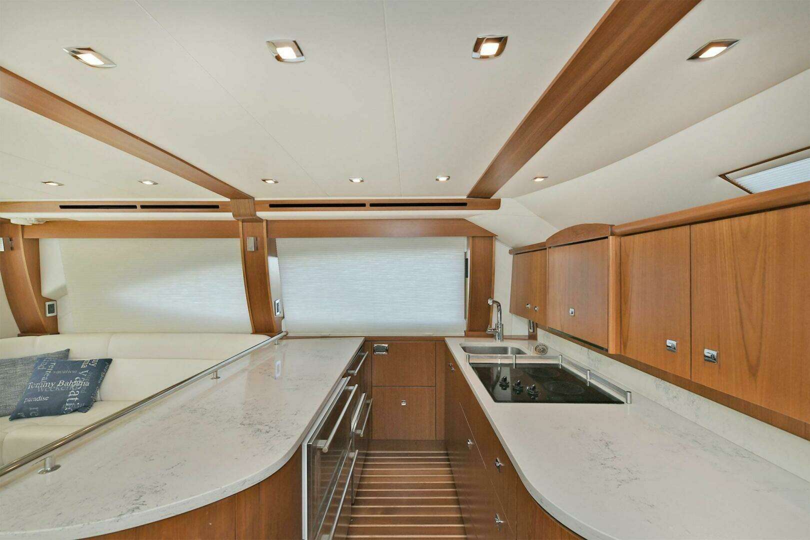 2015 Tiara Yachts 48 Convertible - Image 21