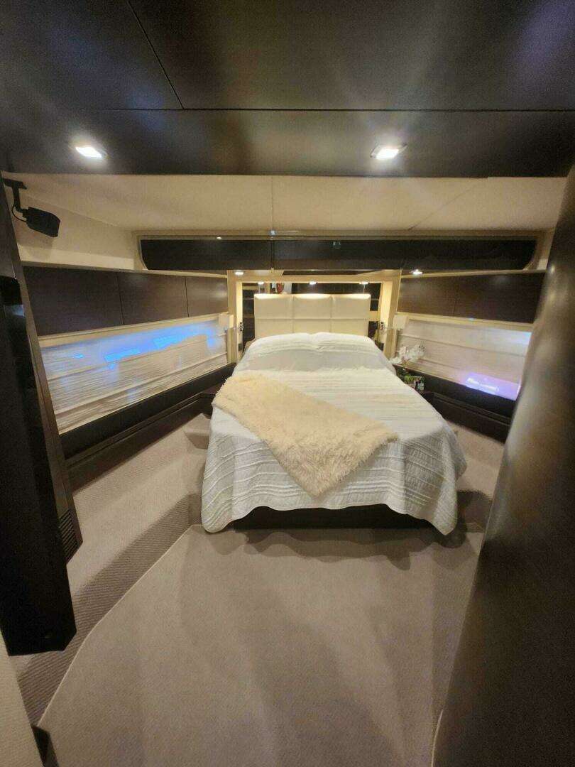 2014 Azimut Flybridge - Image 80