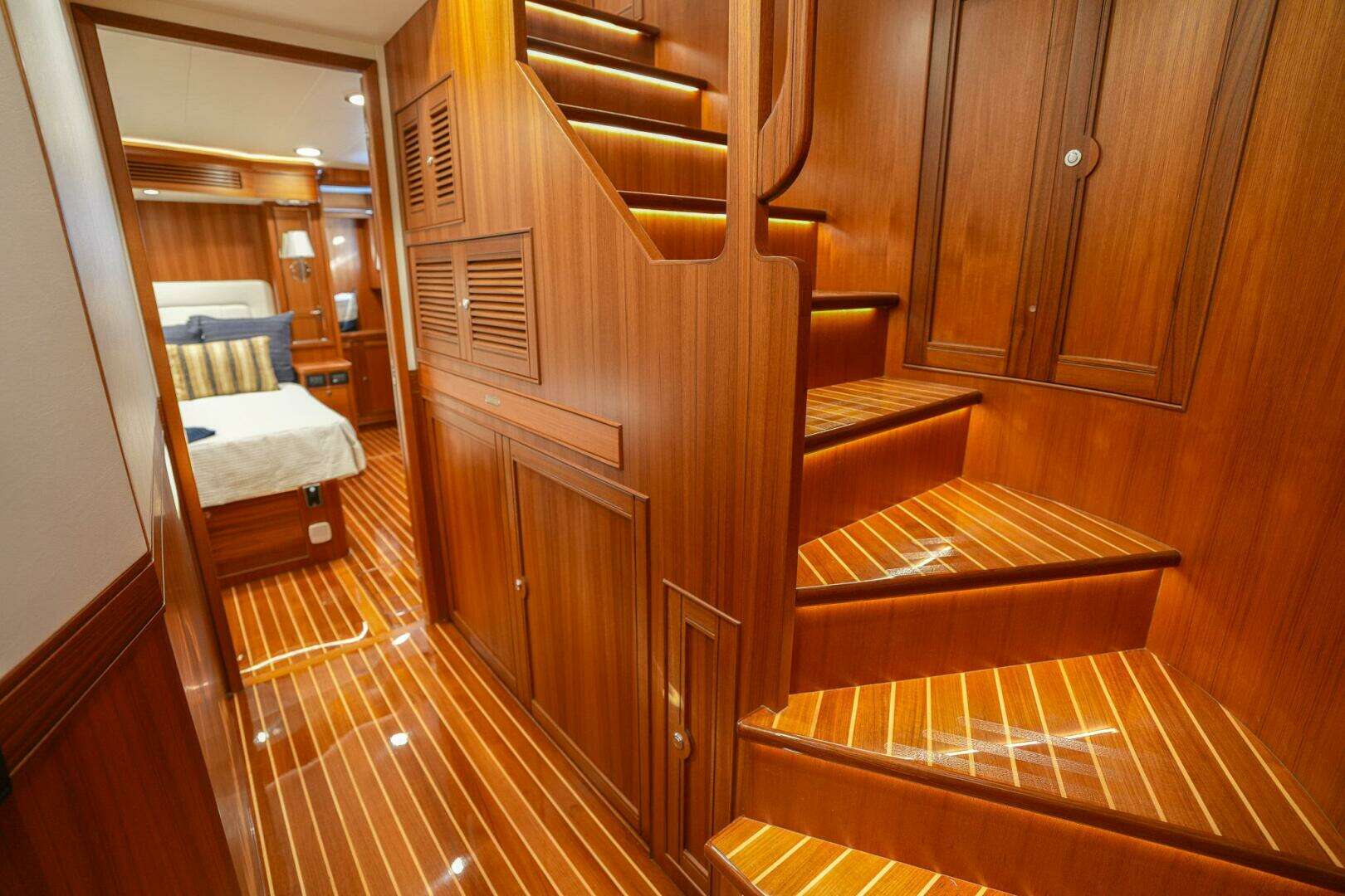 2025 Marlow Explorer 70E-CB - Image 24