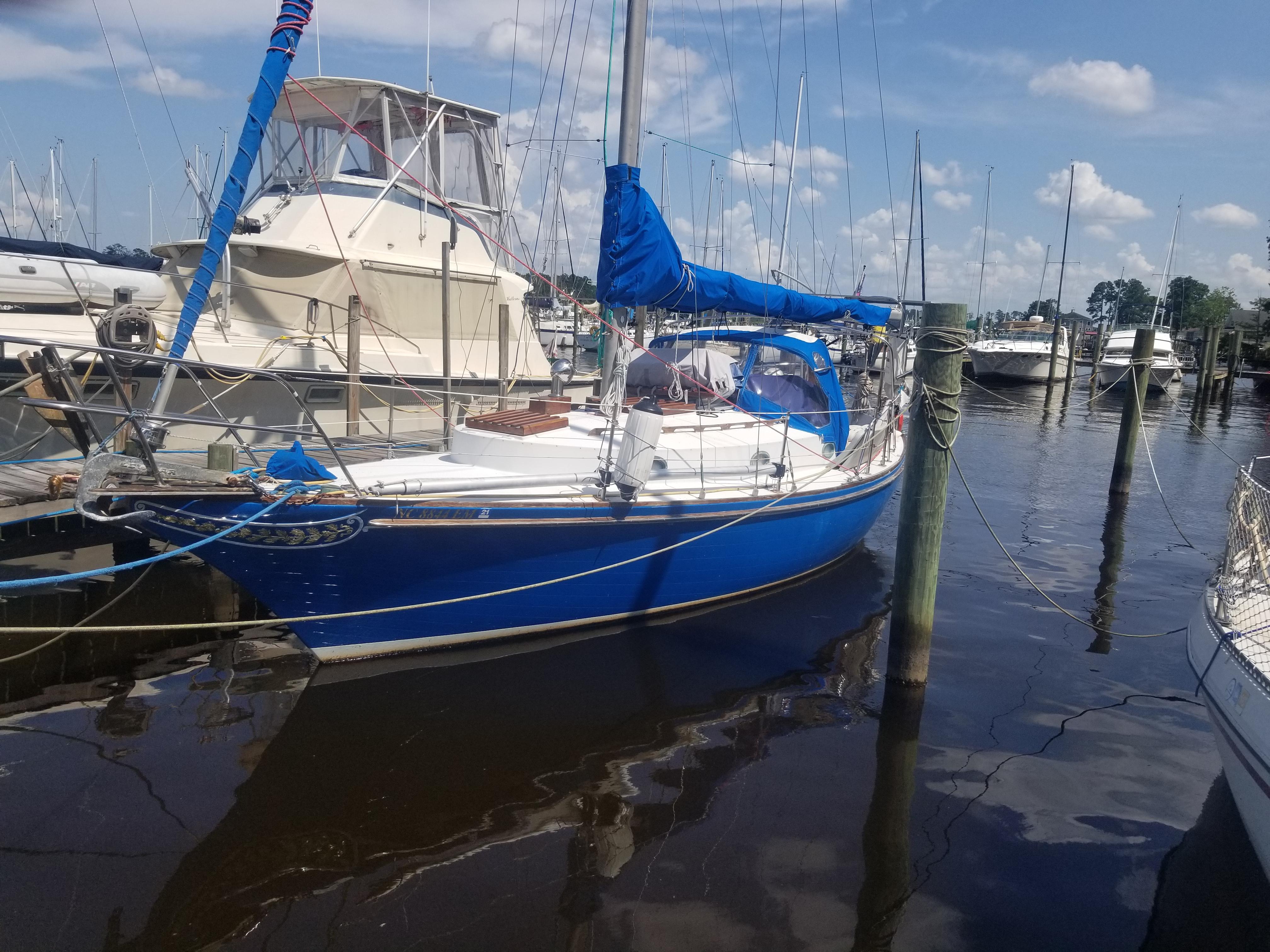 1977 Ericson 31C (Cruising)