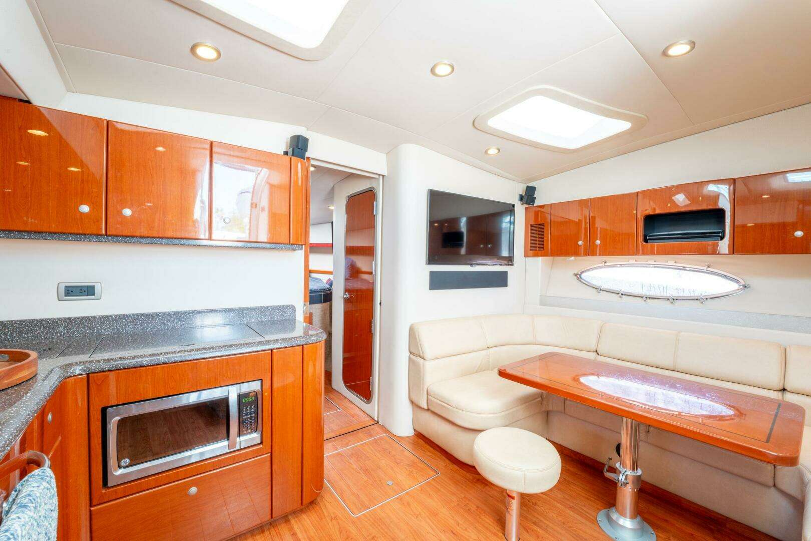 2007 Formula 45 Yacht - Image 77