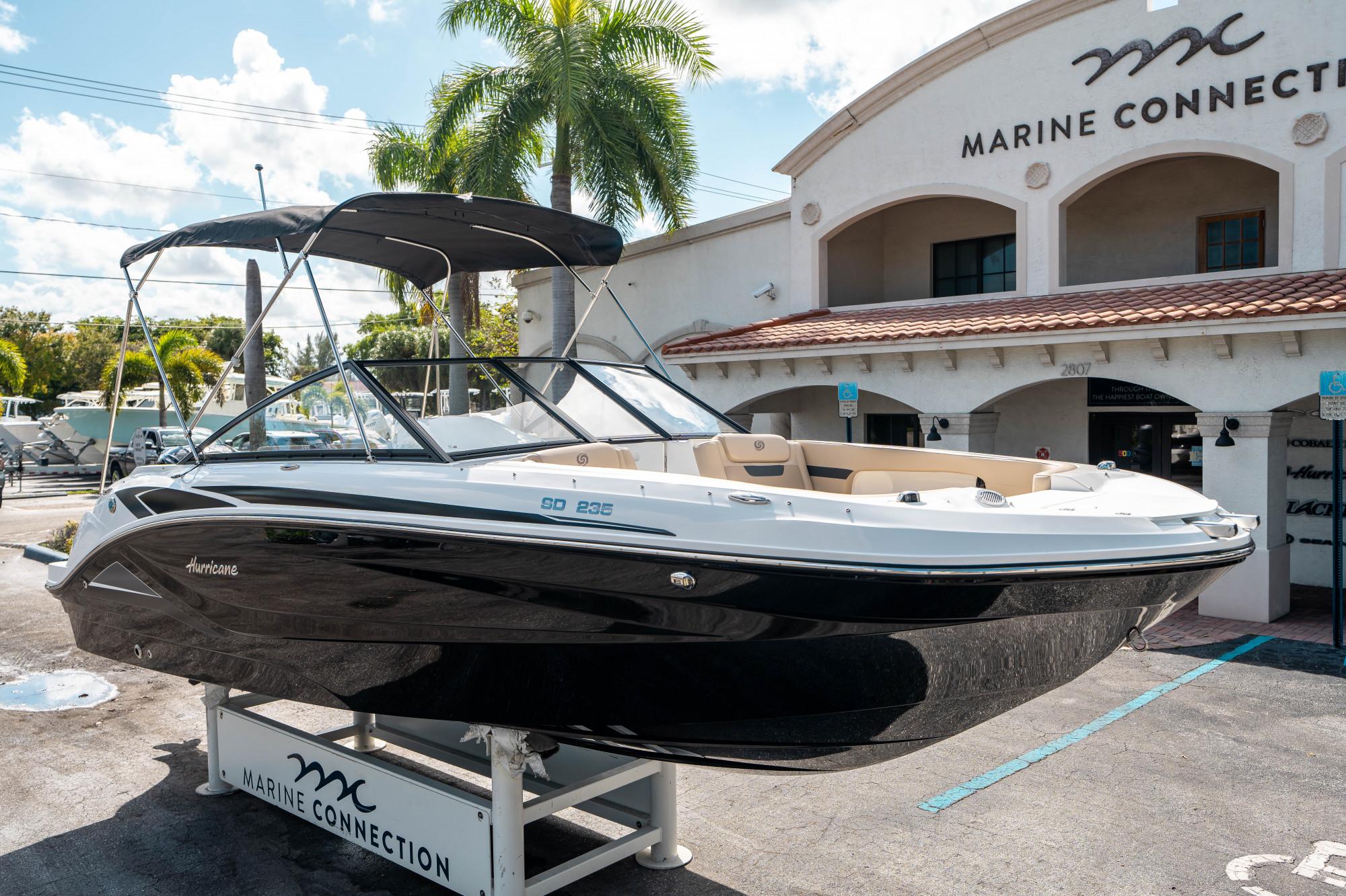 2025 Hurricane SunDeck 235 OB - 8