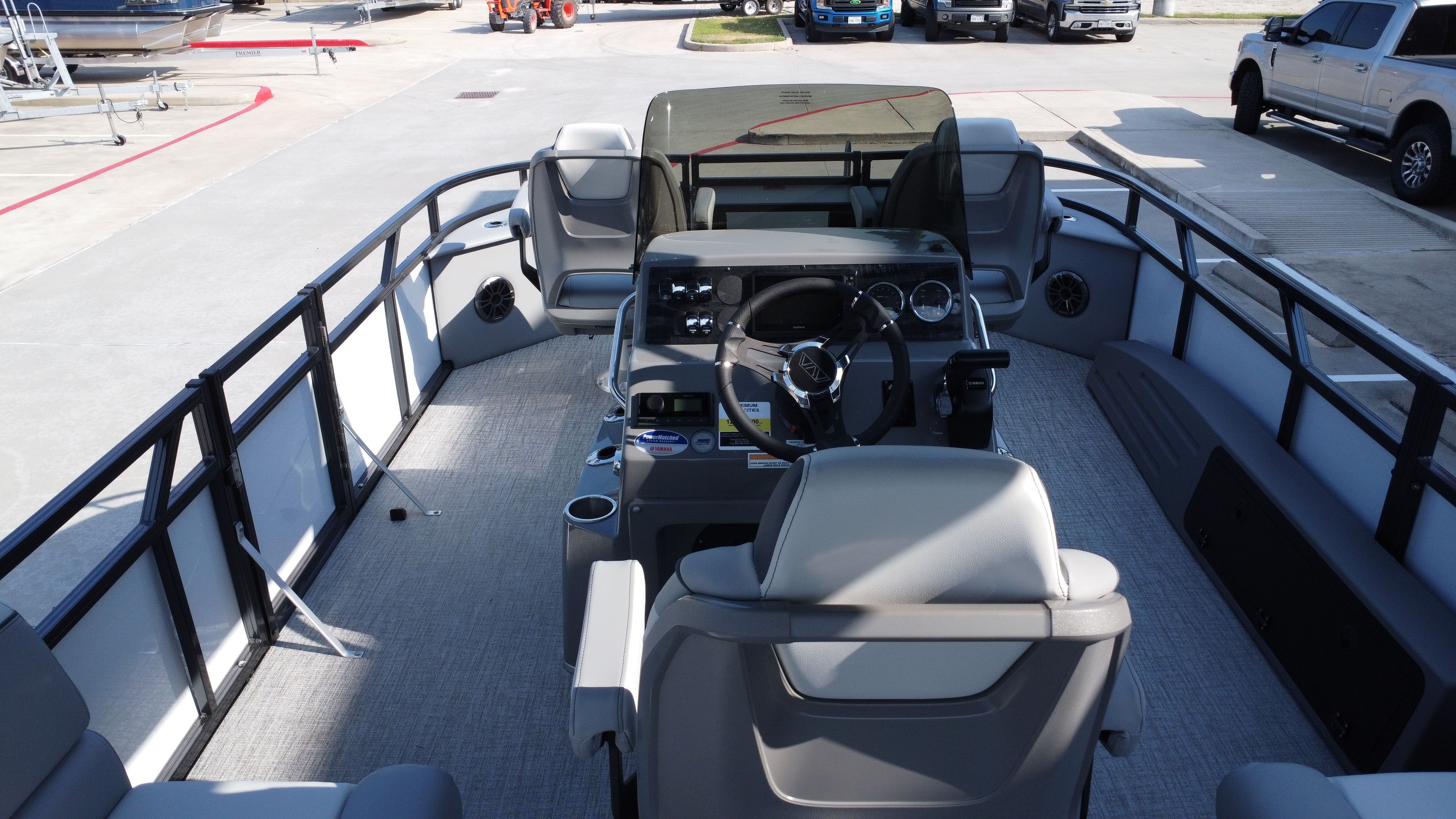 2025 Avalon Venture 85 Center Console Fish - 23' - 29