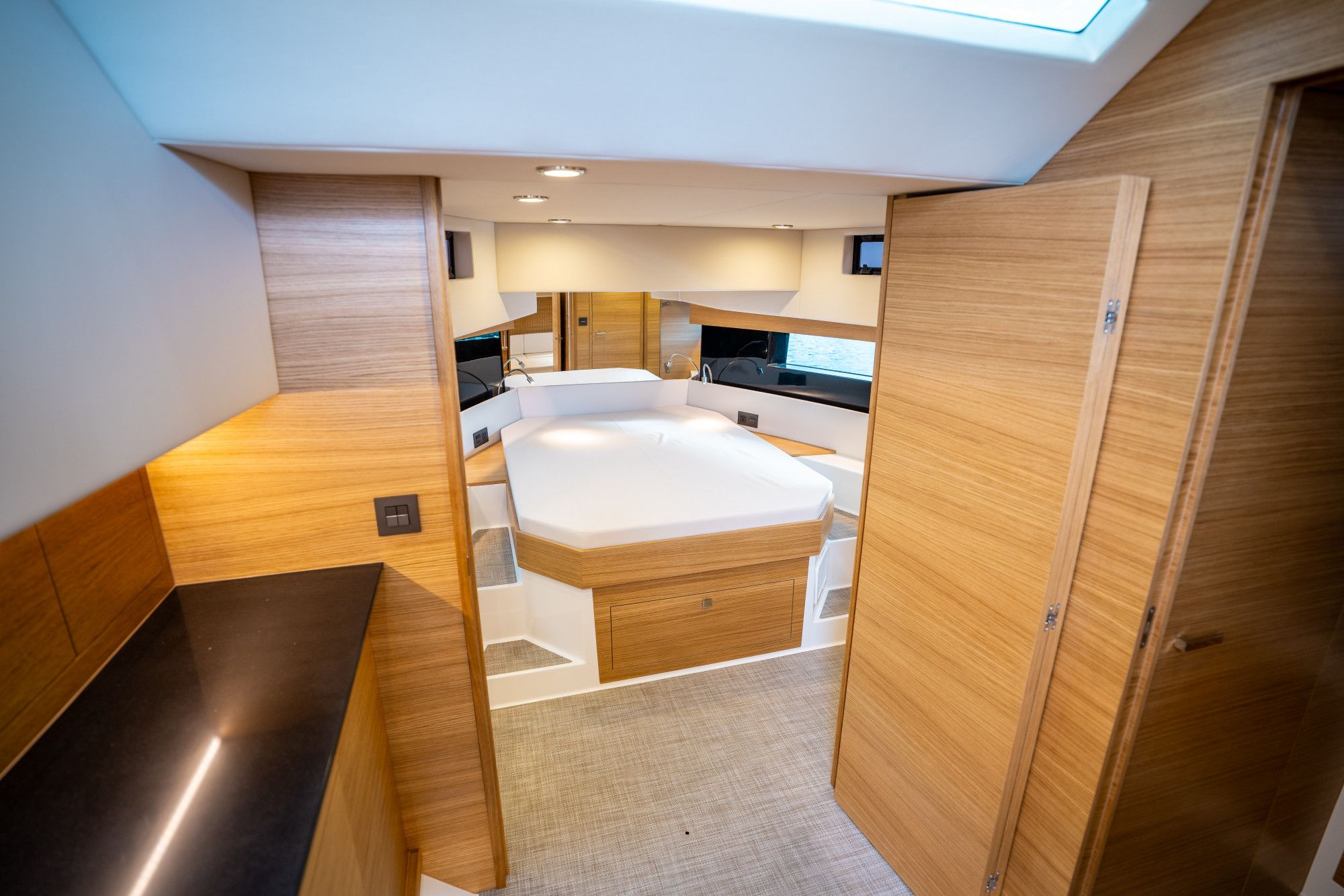 2025 De Antonio Yachts D50 OPEN - 35