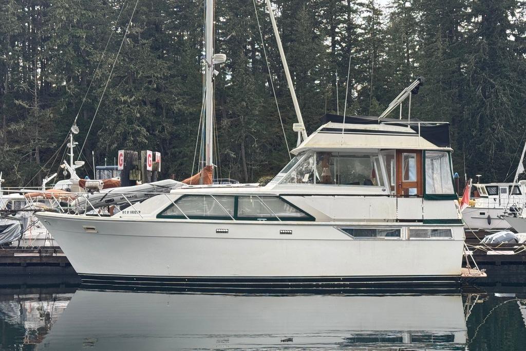 1977 Pacemaker 40 Motor Yacht