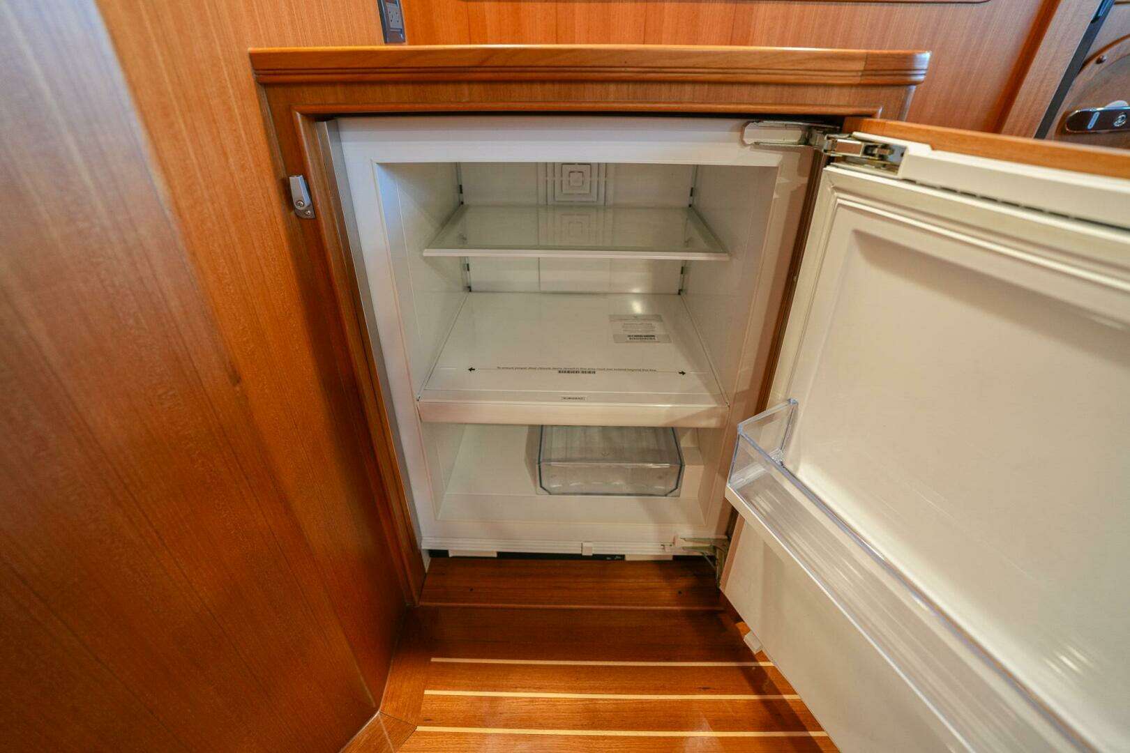 2025 Marlow Explorer 70E-CB - Image 44