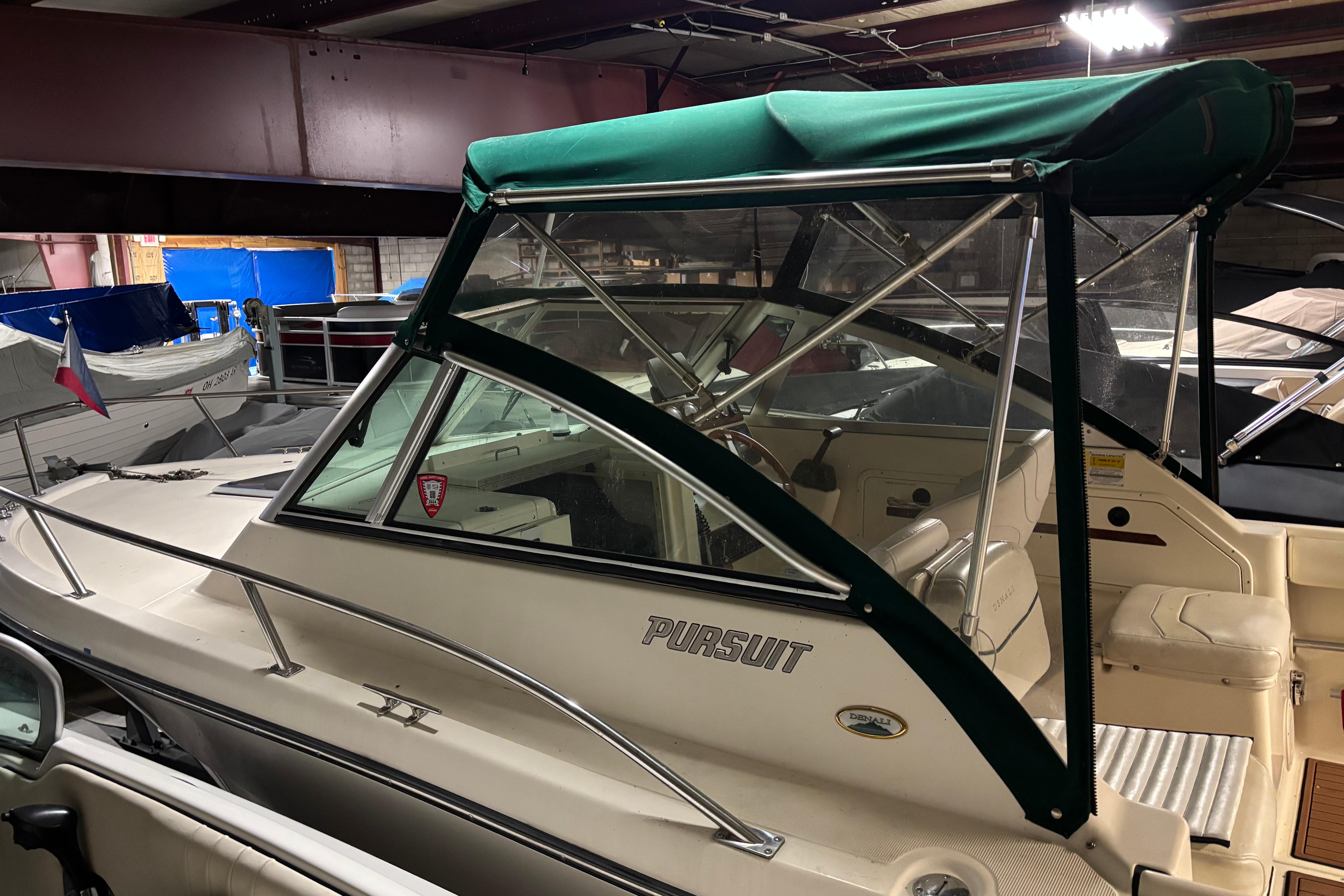 1999 Pursuit 2460 Denali