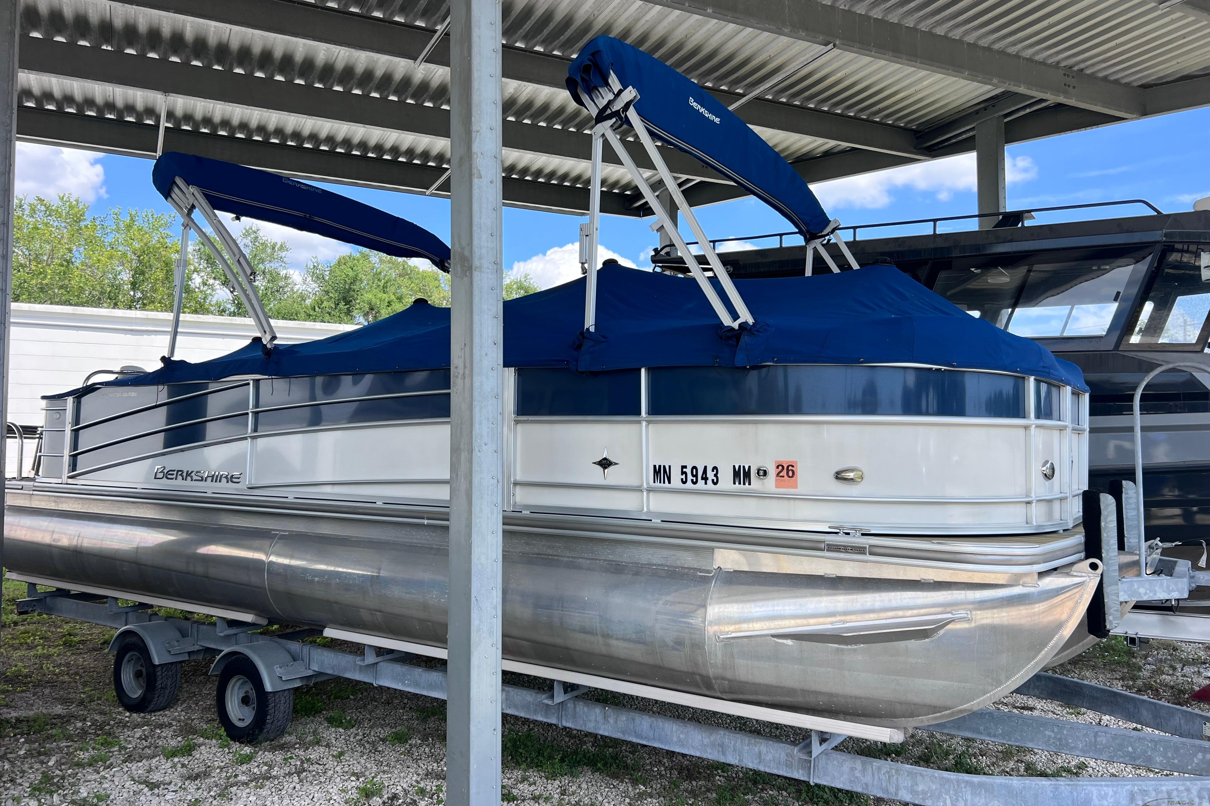 2018 Berkshire 25 STS Tri Toon
